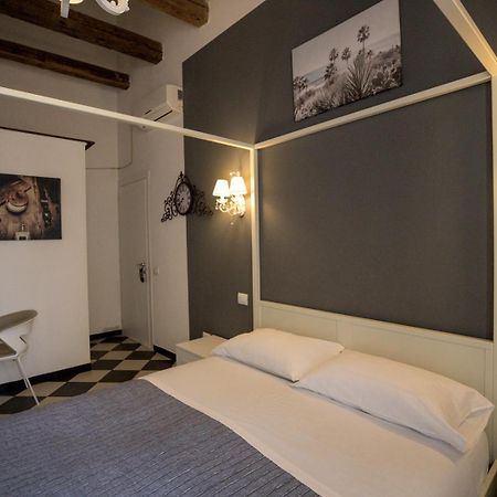 Mani Rooms Кальяри Экстерьер фото
